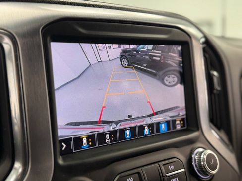 Used 2023 GMC Sierra 2500 SLT w/ SLT Preferred Package image 27