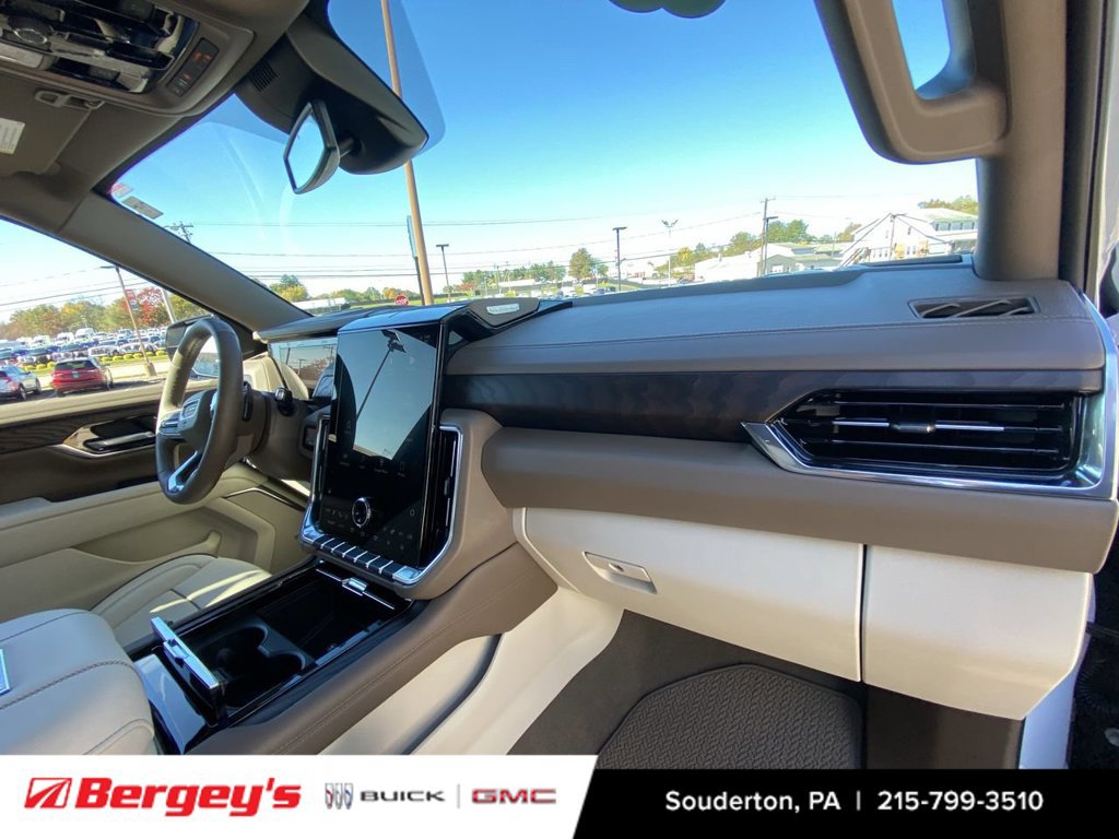 Certified 2026 GMC Yukon Denali w/ Sun & Power Step Package AWD/4WD image 32