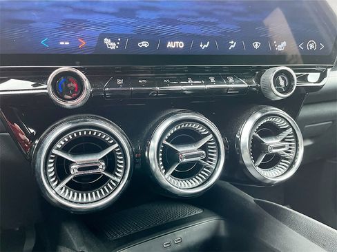 Used 2024 Chevrolet Blazer EV LT image 15