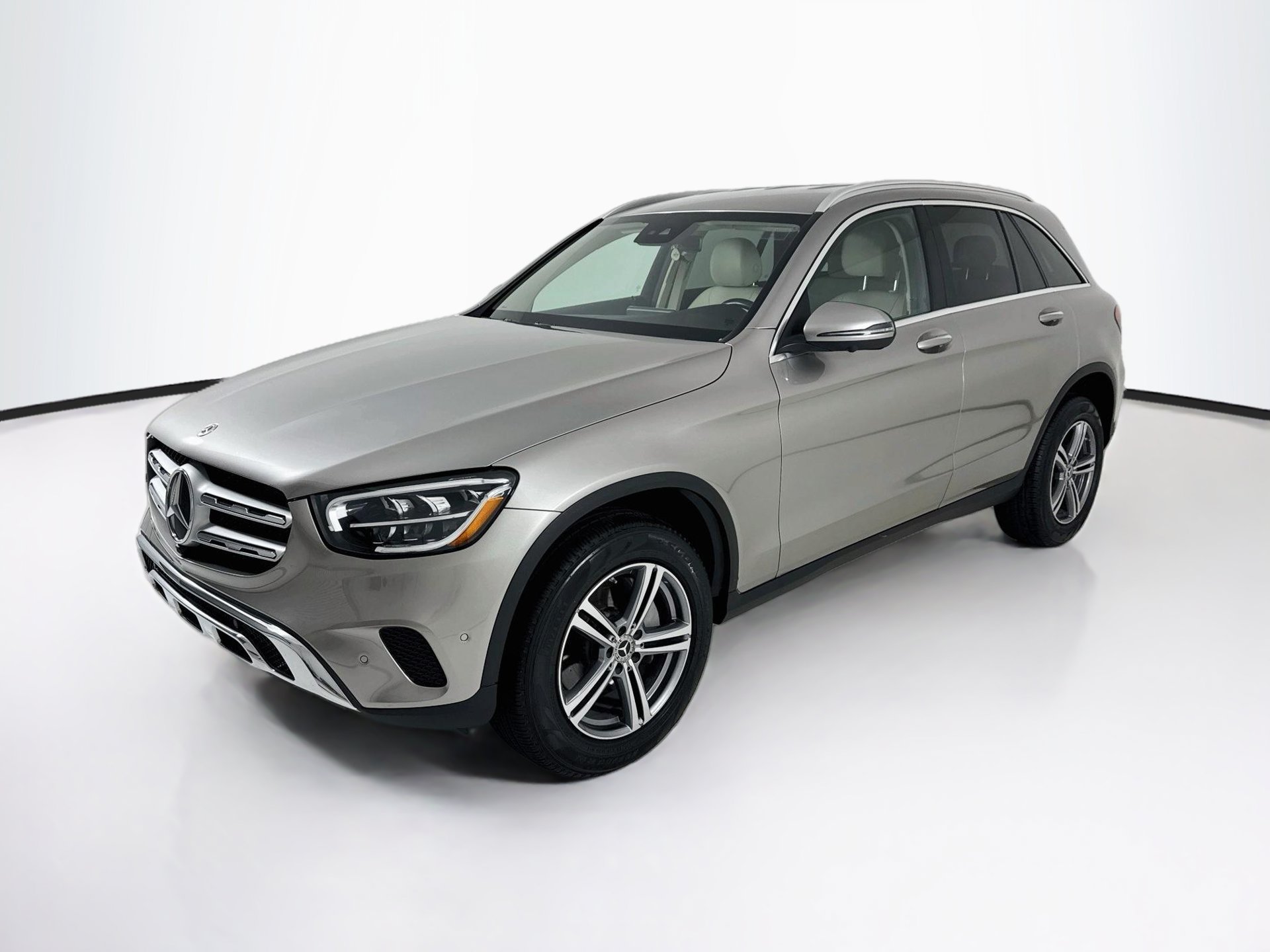 Certified 2022 Mercedes-Benz GLC 300 image 3