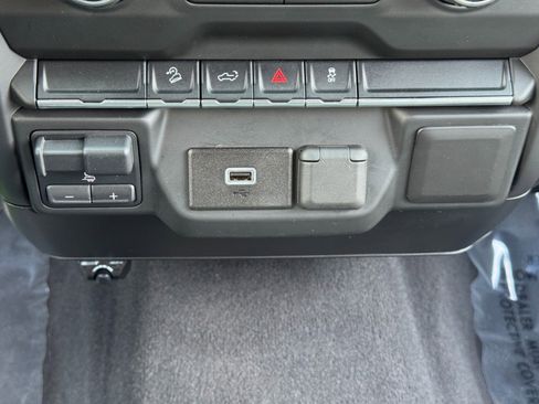 Used 2019 Chevrolet Silverado 1500 Custom Trail Boss w/ Custom Convenience Package AWD/4WD image 26