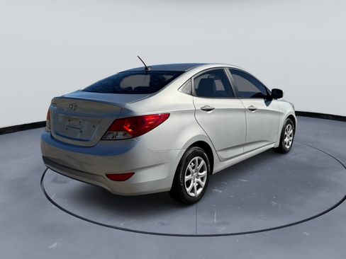 Used 2013 Hyundai Accent GLS image 6
