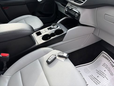 Used 2025 Ford Escape Platinum image 17