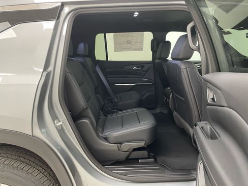New 2026 Chevrolet Traverse LT w/ Driver Confidence Package AWD/4WD image 14