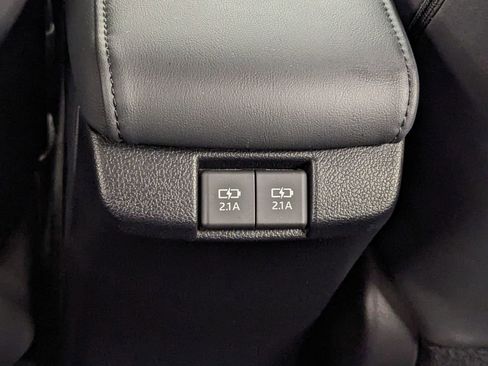 Used 2022 Toyota Prius Prime Limited image 13