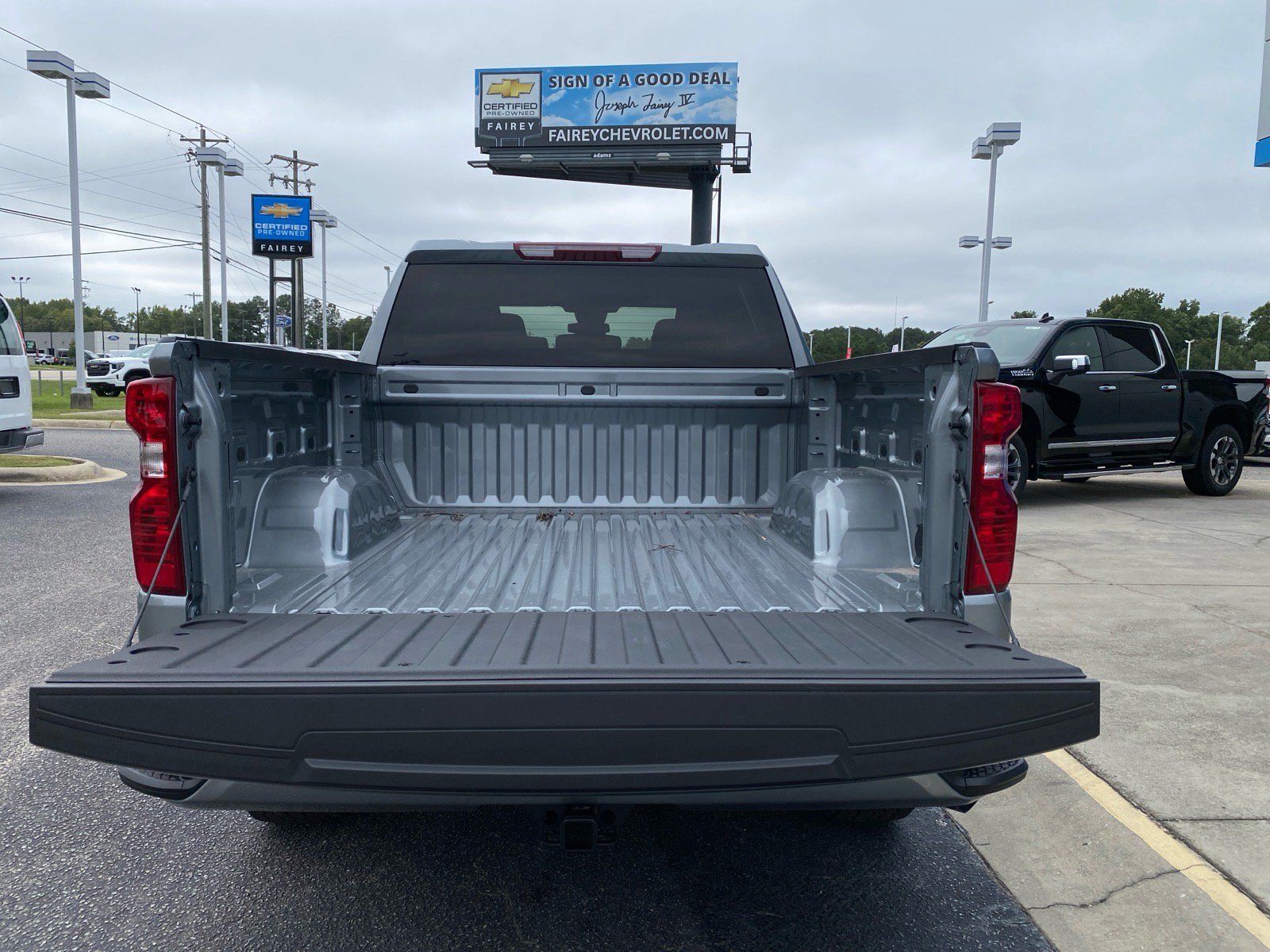 Used 2026 Chevrolet Silverado 1500 Custom w/ Turbomax Blackout Package RWD image 19
