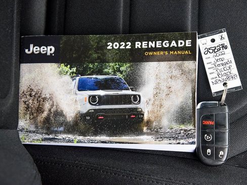 Certified 2022 Jeep Renegade Latitude image 21