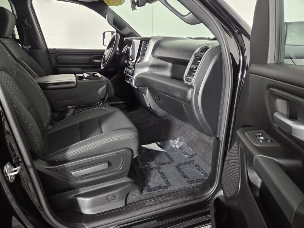 Used 2025 RAM 1500 Tradesman w/ Night Edition AWD/4WD image 33