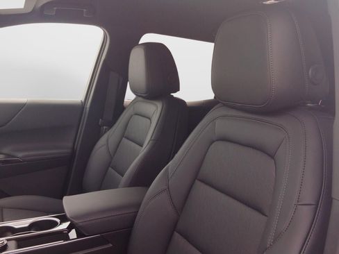 New 2026 Chevrolet Equinox LT w/ Convenience Package II image 13