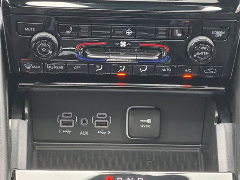 New 2025 Jeep Grand Cherokee Altitude image 15