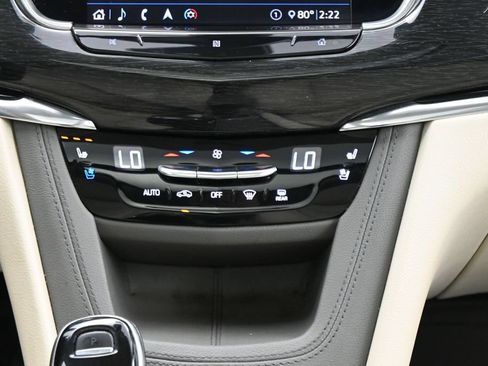 Used 2020 Cadillac XT6 Premium Luxury FWD image 23