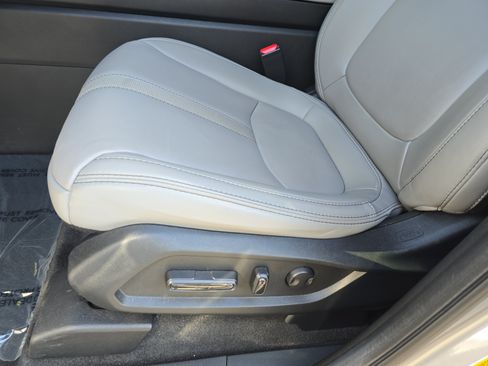 Used 2025 Honda Pilot EX-L image 31