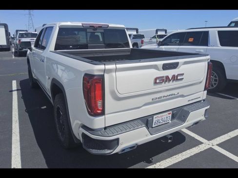 Used 2021 GMC Sierra 1500 Denali w/ Denali Ultimate Package AWD/4WD image 8