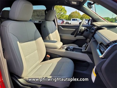 New 2025 GMC Acadia Elevation image 12