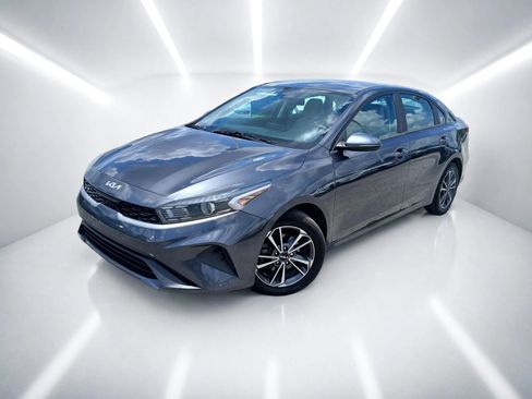 Used 2022 Kia Forte LXS w/ LXS Technology Package FWD image 1