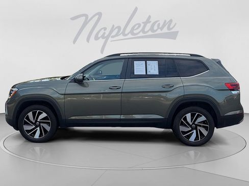 Used 2025 Volkswagen Atlas SE FWD image 2