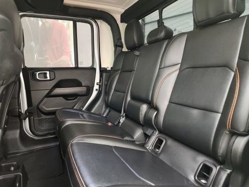 Used 2023 Jeep Gladiator Mojave w/ Trailer Tow Package AWD/4WD image 31