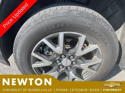 Used 2023 GMC Acadia SLE FWD image 24
