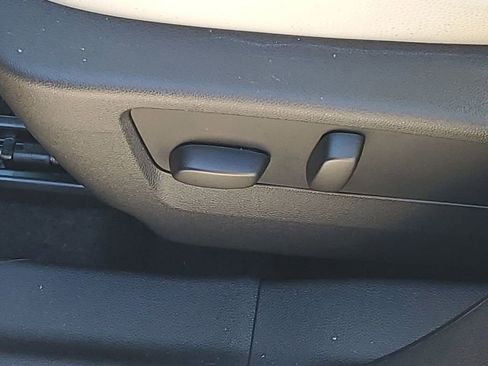 Used 2023 Buick Envision Essence image 29