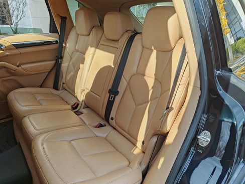 Used 2016 Porsche Cayenne S AWD/4WD image 24