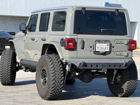 Used 2022 Jeep Wrangler Unlimited Rubicon AWD/4WD image 2