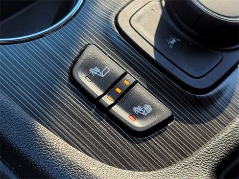 Used 2023 GMC Acadia SLT image 29