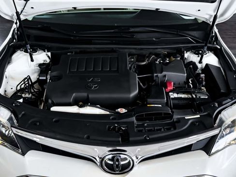 Used 2016 Toyota Avalon Limited w/ Toyota Safety Sense Package image 25