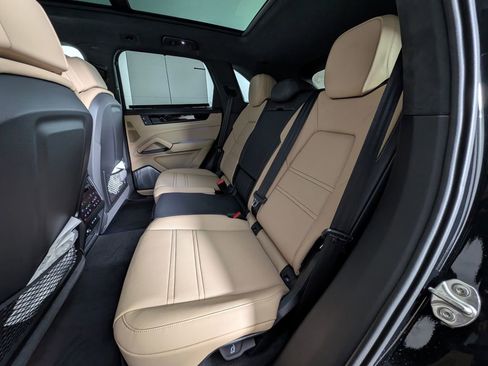 New 2026 Porsche Cayenne GTS image 24