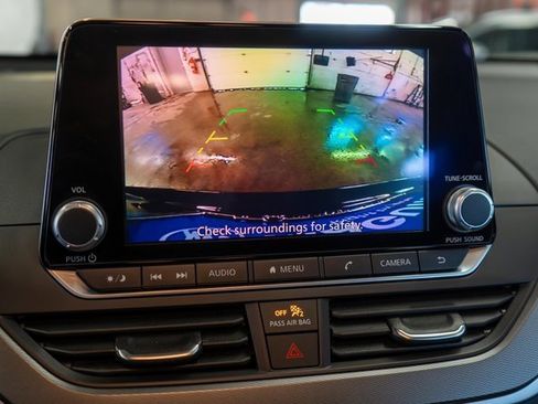 Certified 2025 Nissan Altima 2.5 SR image 22