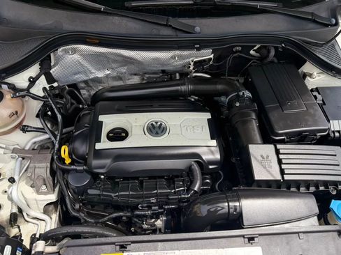 Used 2014 Volkswagen Tiguan S image 35