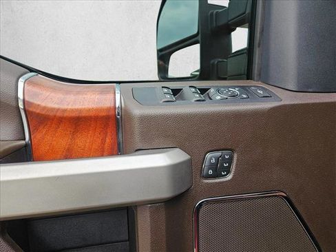 Used 2022 Ford F250 King Ranch w/ King Ranch Ultimate Package AWD/4WD image 26