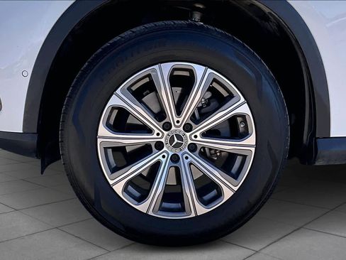 Used 2024 Mercedes-Benz GLC 300 image 11