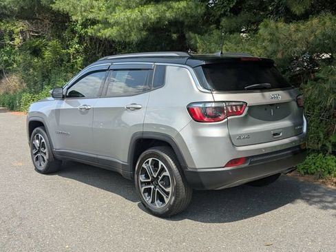 Certified 2022 Jeep Compass Limited w/ Sun and Sound Group AWD/4WD image 8