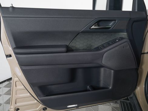 Used 2025 Lexus GX 550 AWD/4WD image 15