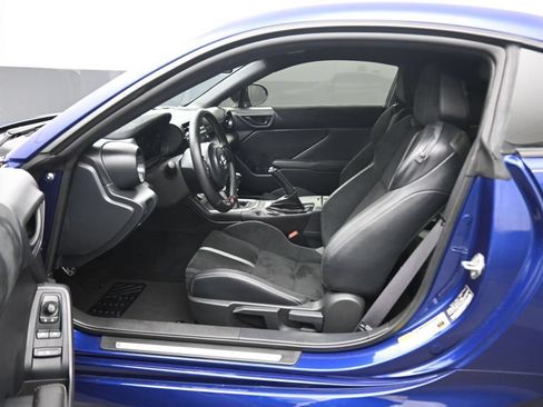 Used 2025 Toyota GR86 Premium RWD image 11