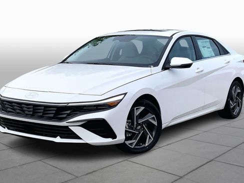 New 2026 Hyundai Elantra Limited FWD image 1