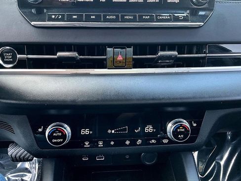 Used 2024 Mitsubishi Outlander SE Black Edition image 32