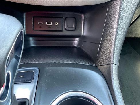 Used 2023 Chevrolet Equinox LS AWD/4WD image 33