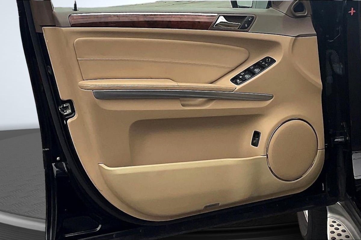 Used 2010 Mercedes-Benz GL 450 4MATIC image 23