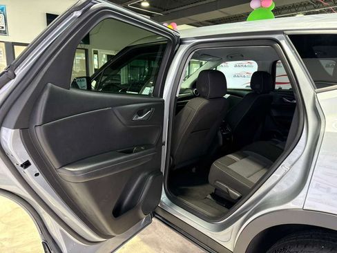 Used 2025 Chevrolet Blazer LT AWD/4WD image 37