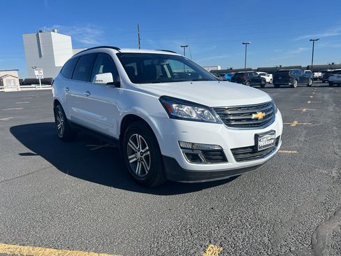 Used 2017 Chevrolet Traverse LT AWD/4WD image 1