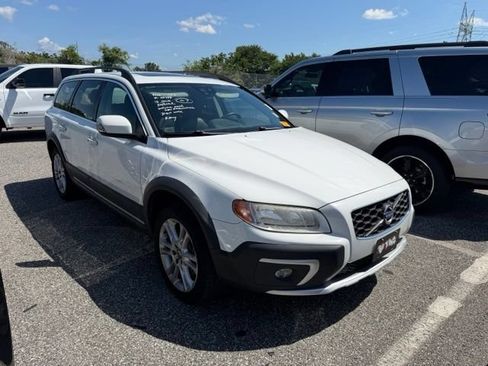 Used 2016 Volvo XC70 T5 Premier w/ Proximity Package FWD image 7