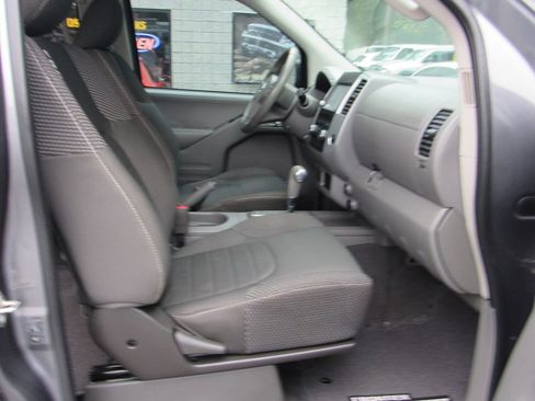 Used 2019 Nissan Frontier Desert Runner RWD image 15