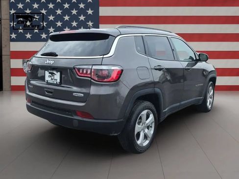 Used 2019 Jeep Compass Latitude AWD/4WD image 5