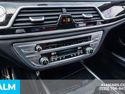 Used 2022 BMW 750i xDrive w/ M Sport Package image 44