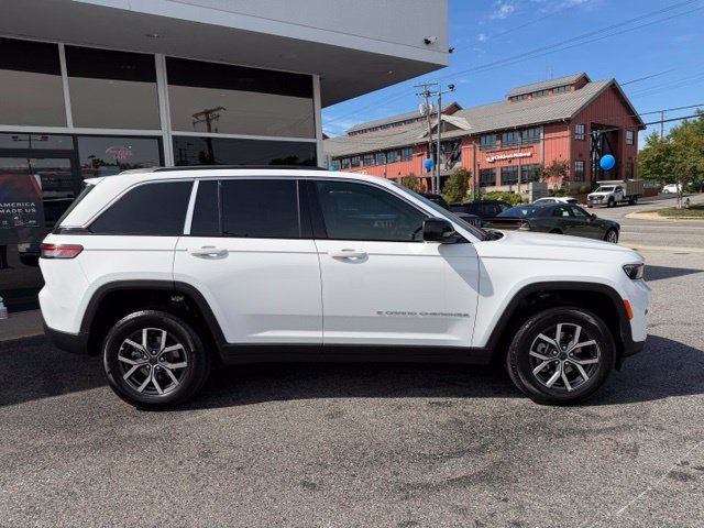 New 2027 Jeep Grand Cherokee 4WD image 11