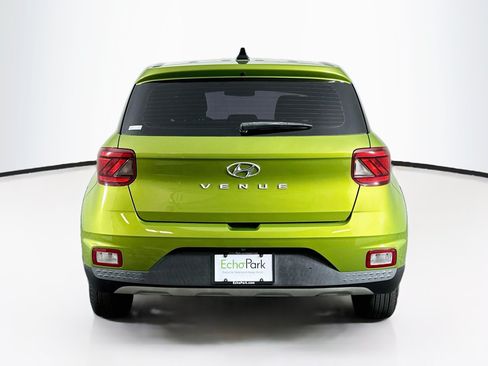 Used 2020 Hyundai Venue SE FWD image 7
