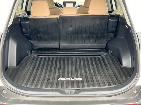 Used 2022 Toyota RAV4 LE image 35