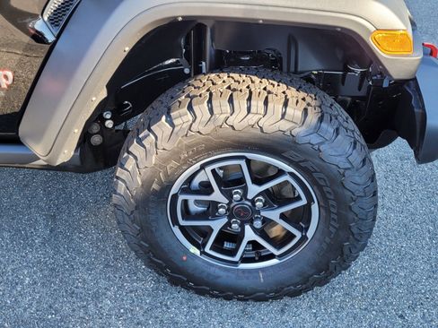 New 2026 Jeep Wrangler Unlimited Rubicon image 13