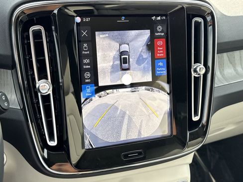 New 2026 Volvo XC40 B5 Ultra w/ Protection Package Premier image 24